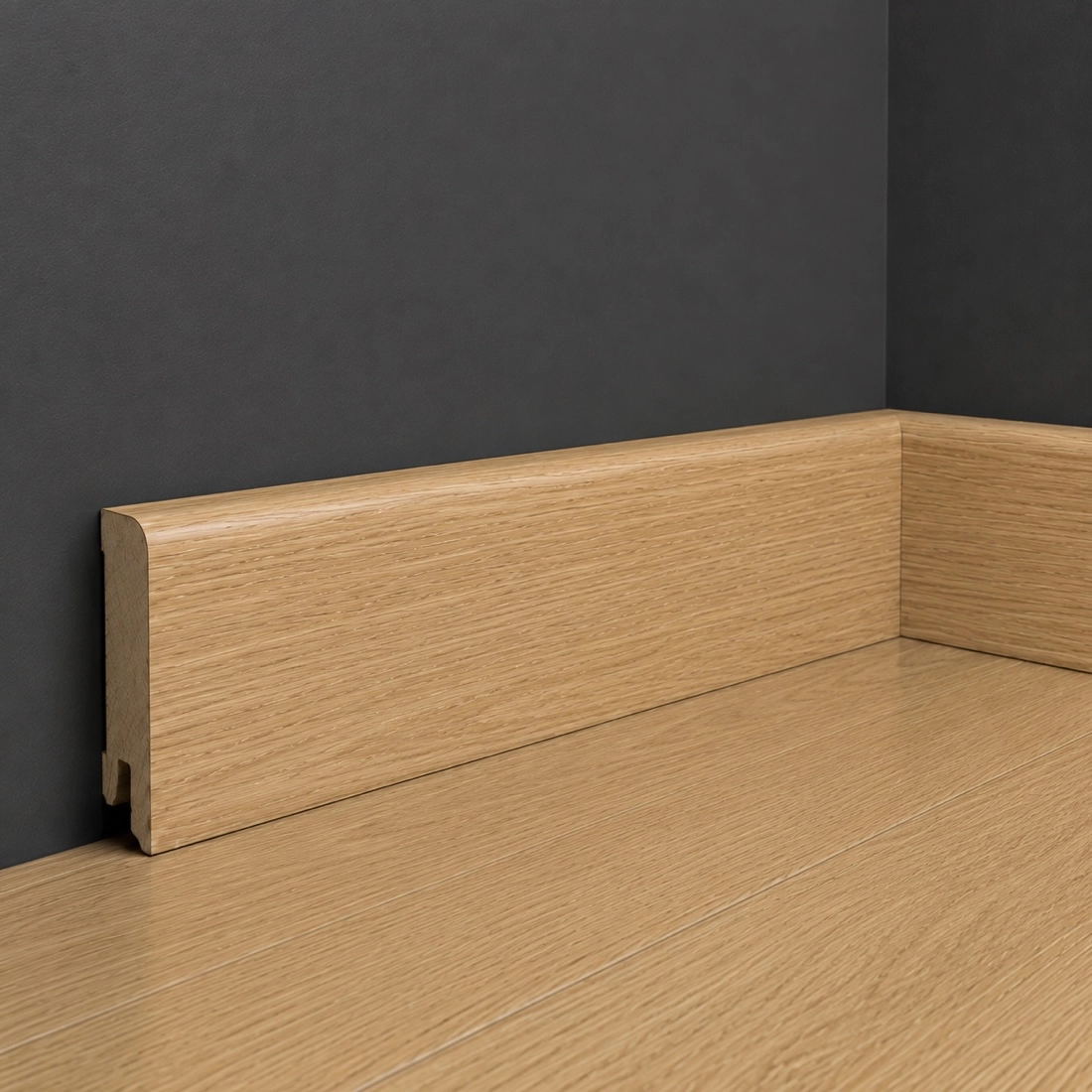 PRÓBKA 20 CM - Listwa przypodłogowa drewniana 80x18 mm - dąb lakierowany